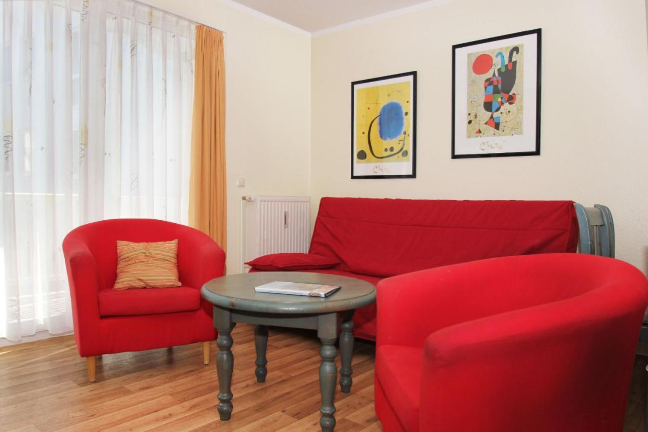 Balkon, Gratis Nutzung Vom Ahoi Erlebnisbad Und Sauna In Sellin - Villa Karola Fewo 09 Гьорен Екстериор снимка