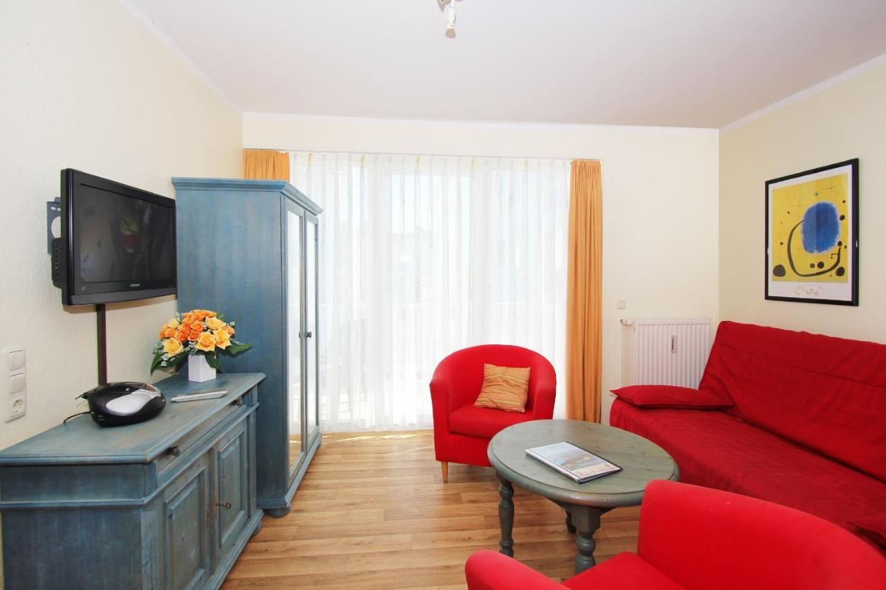 Balkon, Gratis Nutzung Vom Ahoi Erlebnisbad Und Sauna In Sellin - Villa Karola Fewo 09 Гьорен Екстериор снимка