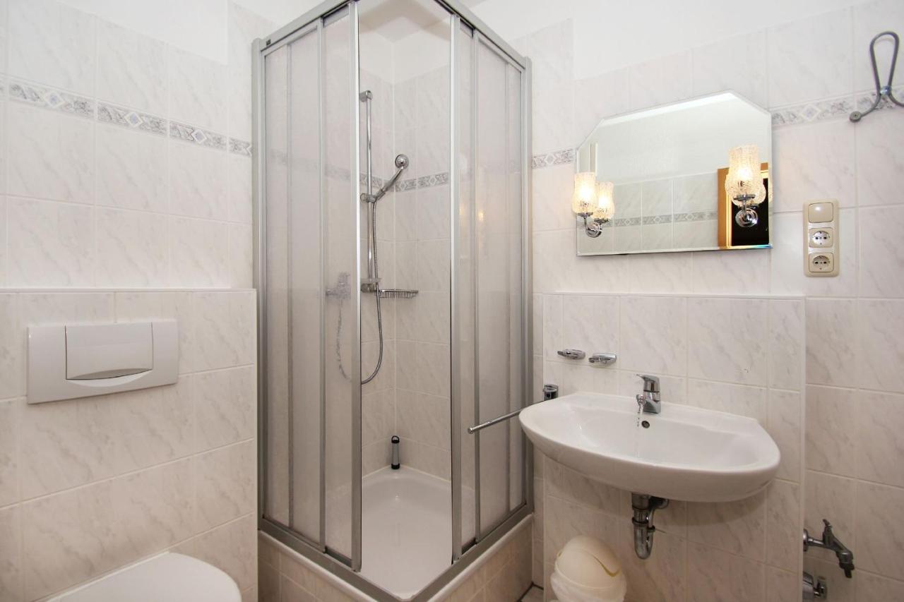 Balkon, Gratis Nutzung Vom Ahoi Erlebnisbad Und Sauna In Sellin - Villa Karola Fewo 09 Гьорен Екстериор снимка